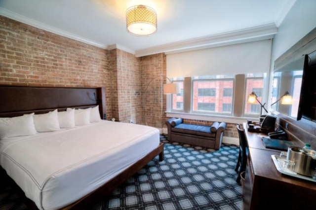 Q&C Hotel and Bar New Orleans, Autograph Collection - New Orleans