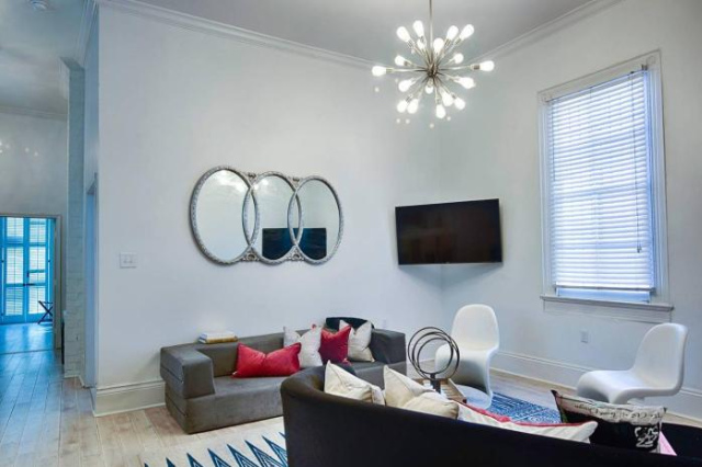 7 Bedroom - Sleeps 14! Next to Bourbon Street - New Orleans