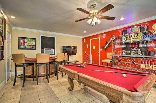Major Manor New Orleans Home with Pool and Game Room - New Orleans