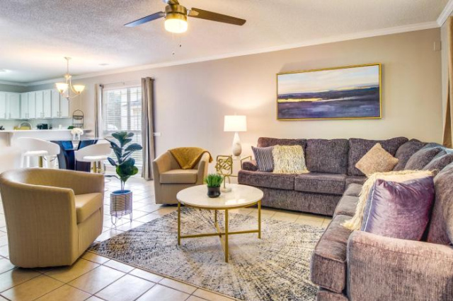 Soothing Savannah Townhome with Patio! - Savannah