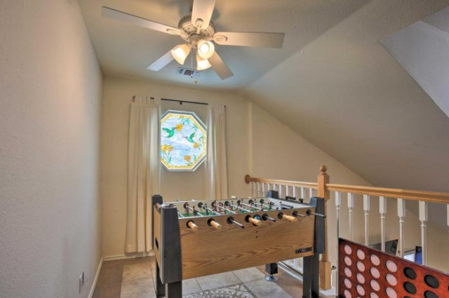 Home with Heated Pool and Hot Tub Near SeaWorld! - San Antonio
