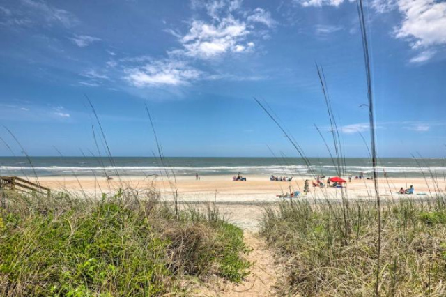 Surfside Oceanfront Cottage with Beach Access! - 聖奧古斯丁
