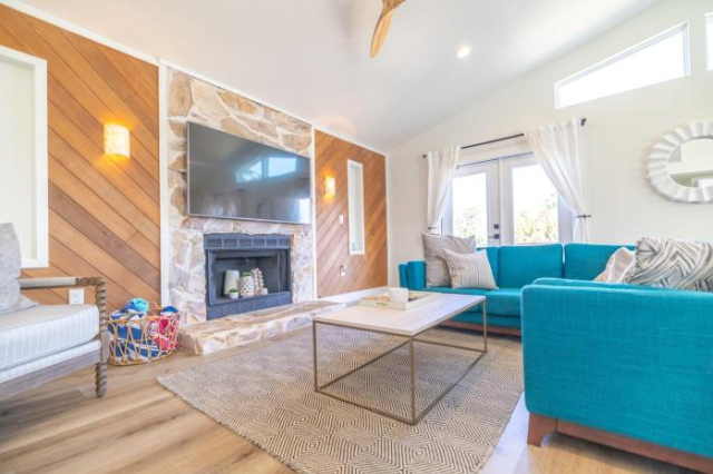 Bright New Beach House with In- Law Suite -- 2 blocks to beach! - 聖奧古斯丁