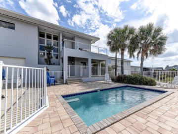 Ocean Pearl, 4 Bedrooms, Sleeps 13, Private Pool, Ocean Front