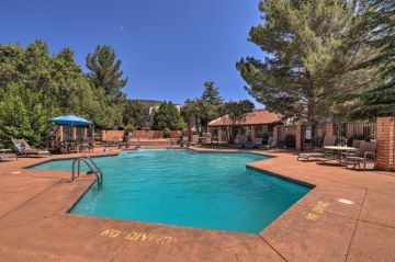 Peaceful Sedona Resort Retreat with Pool Access