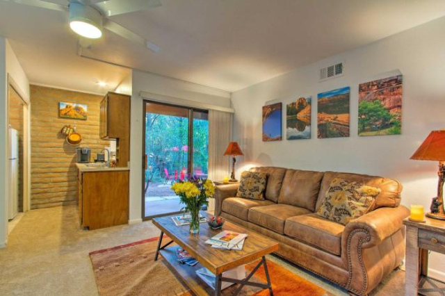 Romantic Sedona Suite with Patio Less Than 1Mi to Trails and Town - Sedona