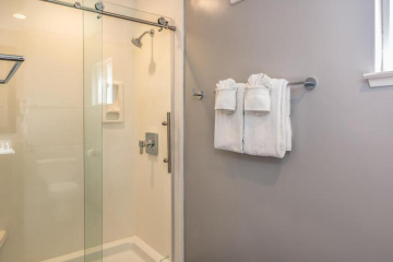 The Inn at 1252 Monterey
