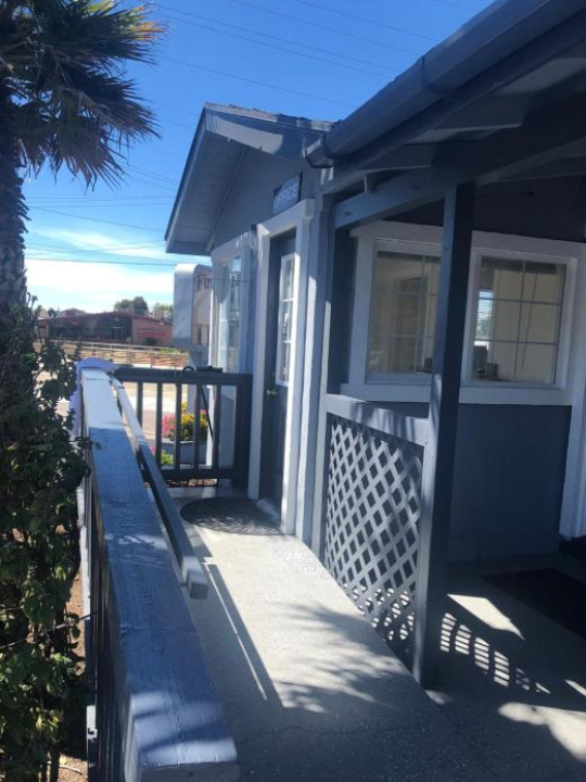 The Monterey Fireplace Inn - Monterey