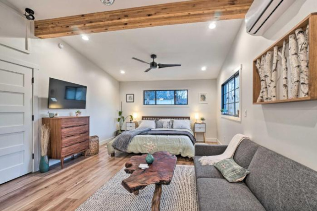 Cozy Flagstaff Studio with Patio - Near Dtwn! - Flagstaff