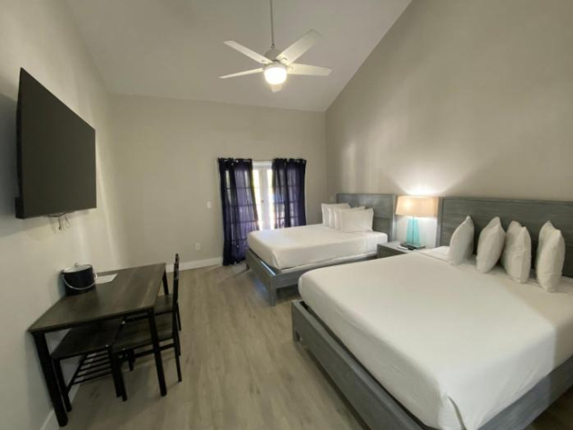 Amoray Dive Resort - Key Largo