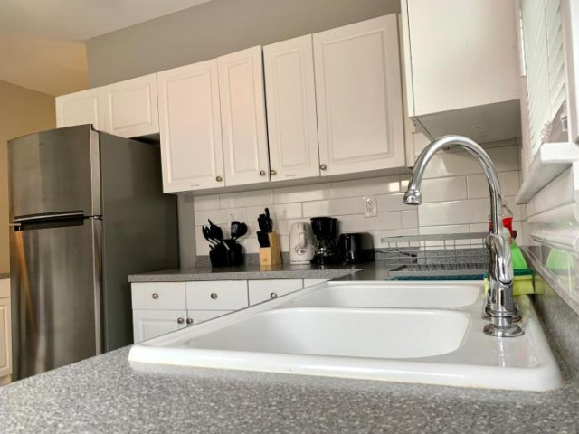 The Texas Hold-em Duplex- 3BR Free Parking, Minutes From Falls & Casino - Niagara Falls