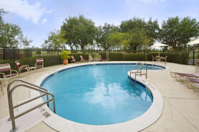 Ramada by Wyndham Suites Orlando Airport- Free Airport Shuttle - Orlando
