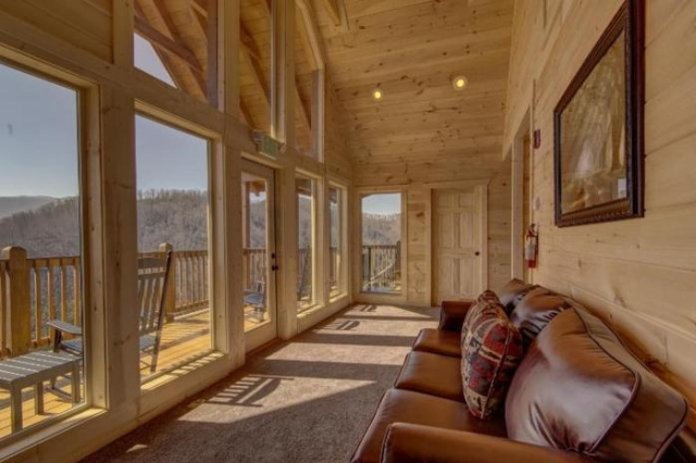 Take A Look Cabin House Home - Pigeon Forge