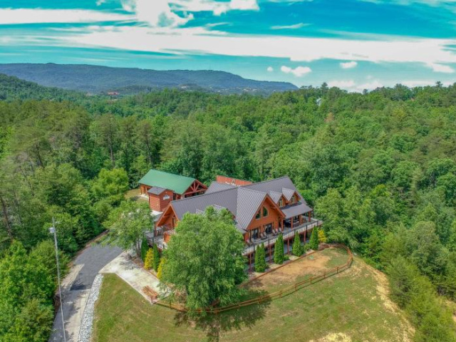 Moose Hollow Lodge - Pigeon Forge