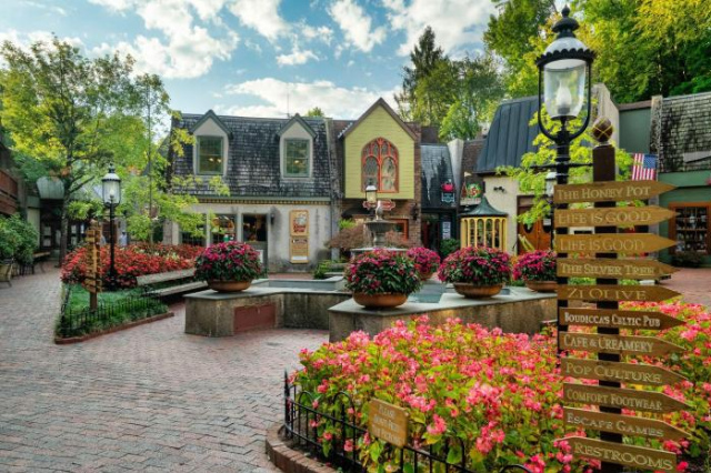 Romance in the Smokies by Distinctive Getaways - Gatlinburg