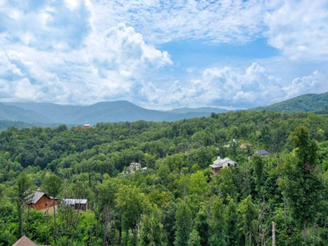 Breathless Views - Gatlinburg