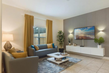 Townhome w pool near Disney & Orlando Attractions