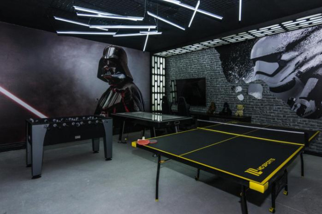 Brand New 9 Bedrooms House with Private Pool, Star Wars Game Room, Theme Rooms and Lake View SA2145 - Kissimmee