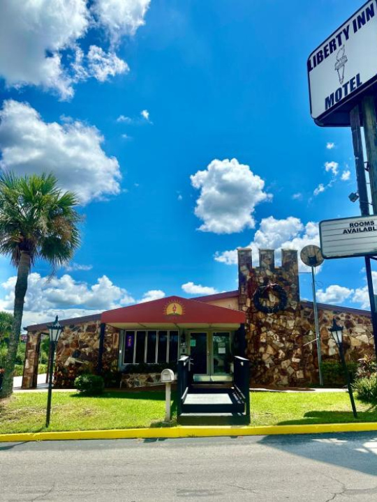 Liberty Inn and Suites Kissimmee near Disney World - Kissimmee