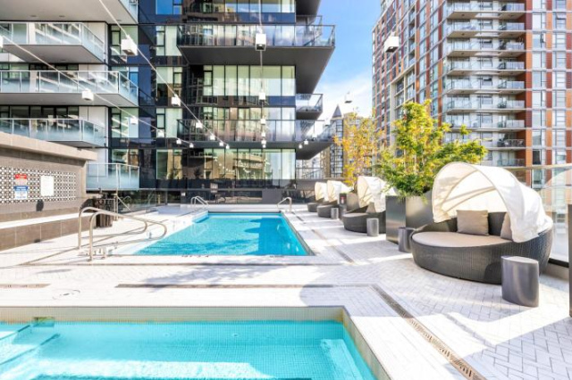 Level Downtown - Howe - Vancouver