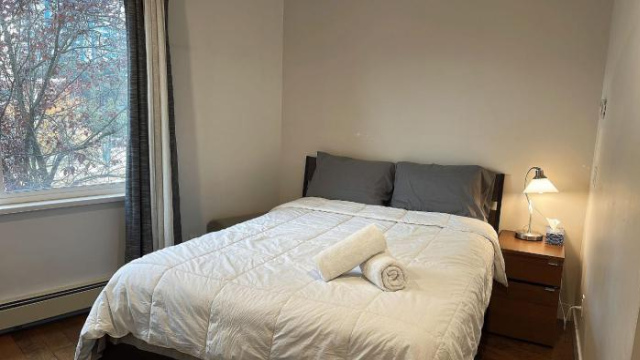 5 mins walk to Skytrain Station - Vancouver