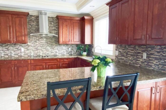 Vancouver Entire Luxurious House (8BD/6BA + Free Parking + AC) - Vancouver