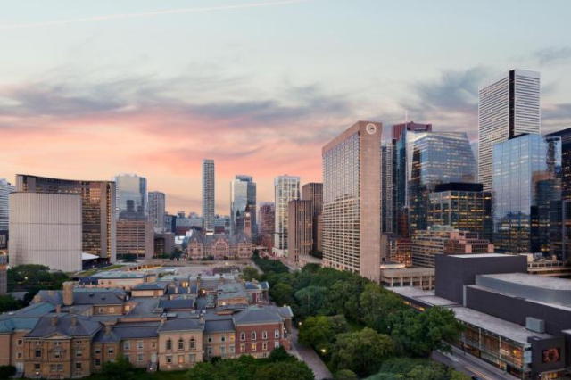 Sheraton Centre Toronto Hotel - Toronto