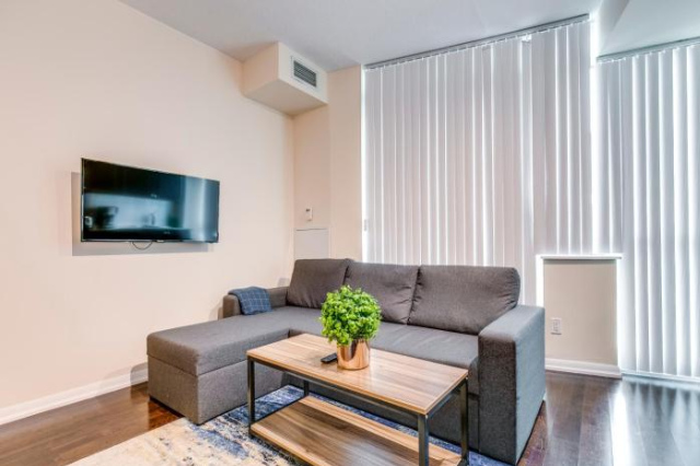Stunning Condo Suite by Waterfront - Toronto