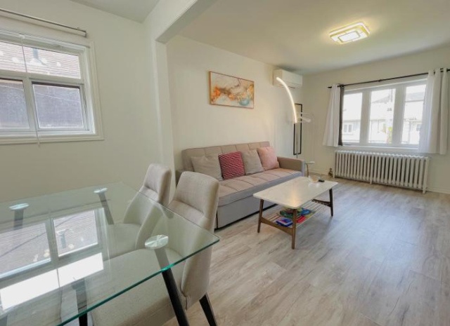 2B with parking, 10km to Toronto downtown - Toronto