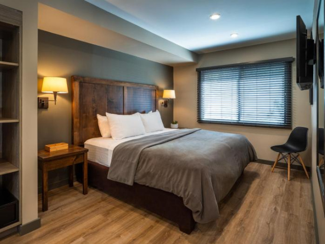 Bafuluo Shan Luguan Jiudian - Banff