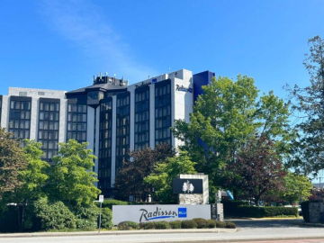 Radisson Blu Vancouver Airport Hotel & Marina - 里士滿 最低房價4178元