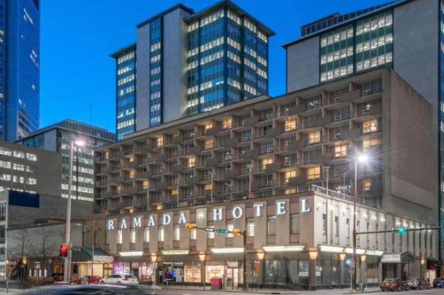 Ramada Plaza by Wyndham Calgary Downtown - Calgary