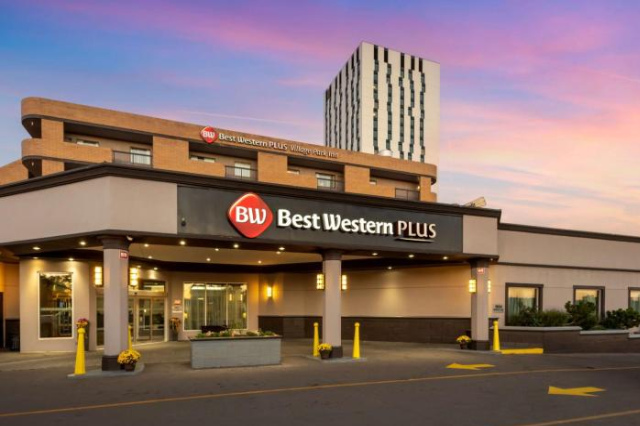 Best Western Plus Village Park Inn - Calgary