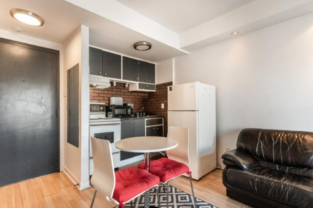 Cozy Apartment Close to Downtown - 104 - Montreal