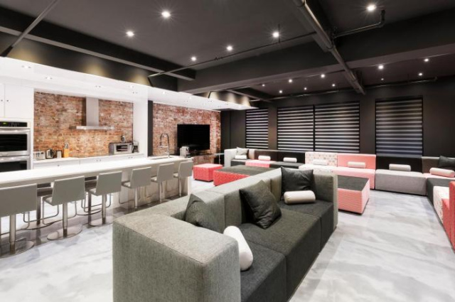 The Holland Hotel by Simplissimmo - Montreal