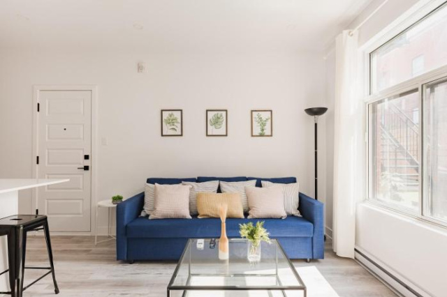 M11 Luxury 2BR Sofa Bed in the Heart of Plateau Mile-End - Montreal