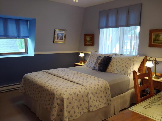 3 Bedrooms 3 beds near metro -Parking Free - Montreal