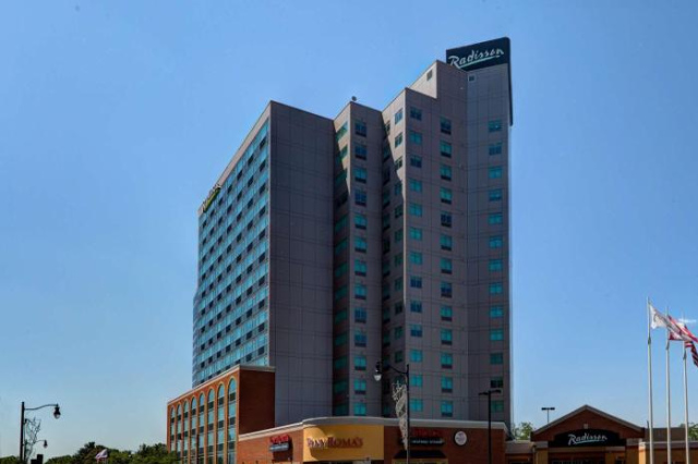 Niagara Fallsview Hotel - Niagara Falls