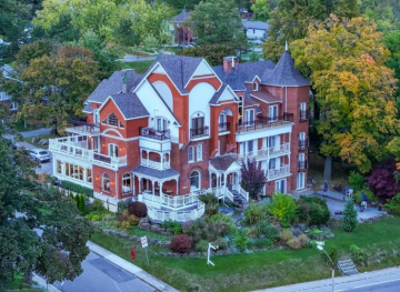 Niagara Grandview Boutique Hotel