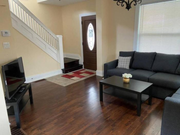 Falls Family House 5 Min walk to Casino Falls all Attractions!!