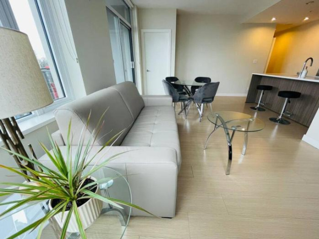 Lovely downtown 2 bedroom condo with free parking - Victoria