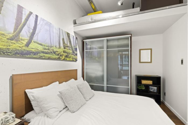 Conveniently located! Downtown, Gym, Pet Friendly. - Victoria