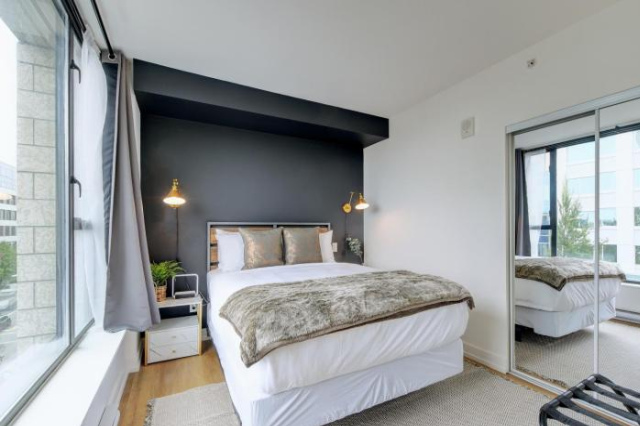 Coastal Creative Condo - Victoria