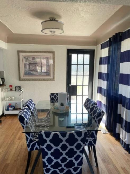 Spacious home with huge garden - Victoria