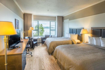 Manoir Baie Comeau Hotel