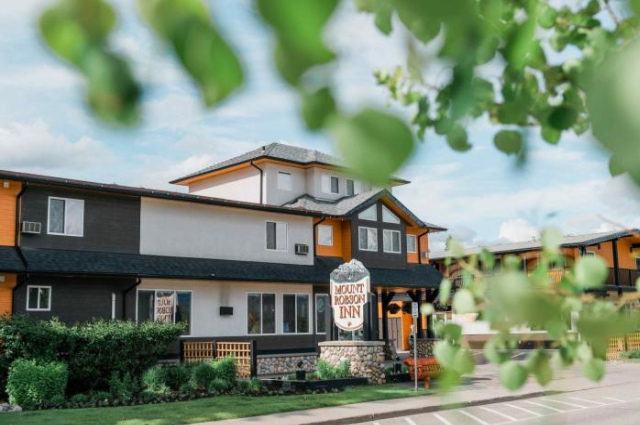 Mount Robson Hotel - Alberta
