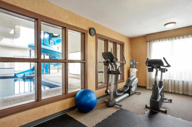 Days Inn & Suites by Wyndham Strathmore - Alberta