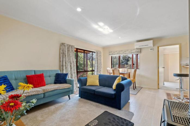 Korimako Ridge - Lake Hawea Holiday Home - Otago