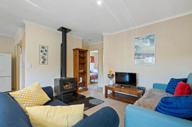Korimako Ridge - Lake Hawea Holiday Home - Otago