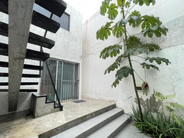 Suite privada con baño y frigobar, dpto 1 - Merida